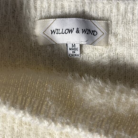 Willow & Wind Eyelash Knit Ivory Crop Top Size Medium. Fuzzy Top - Picture 2 of 4